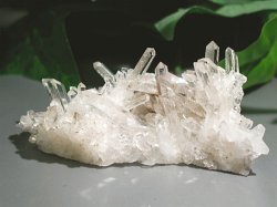 マカルー産ヒマラヤ水晶クラスター